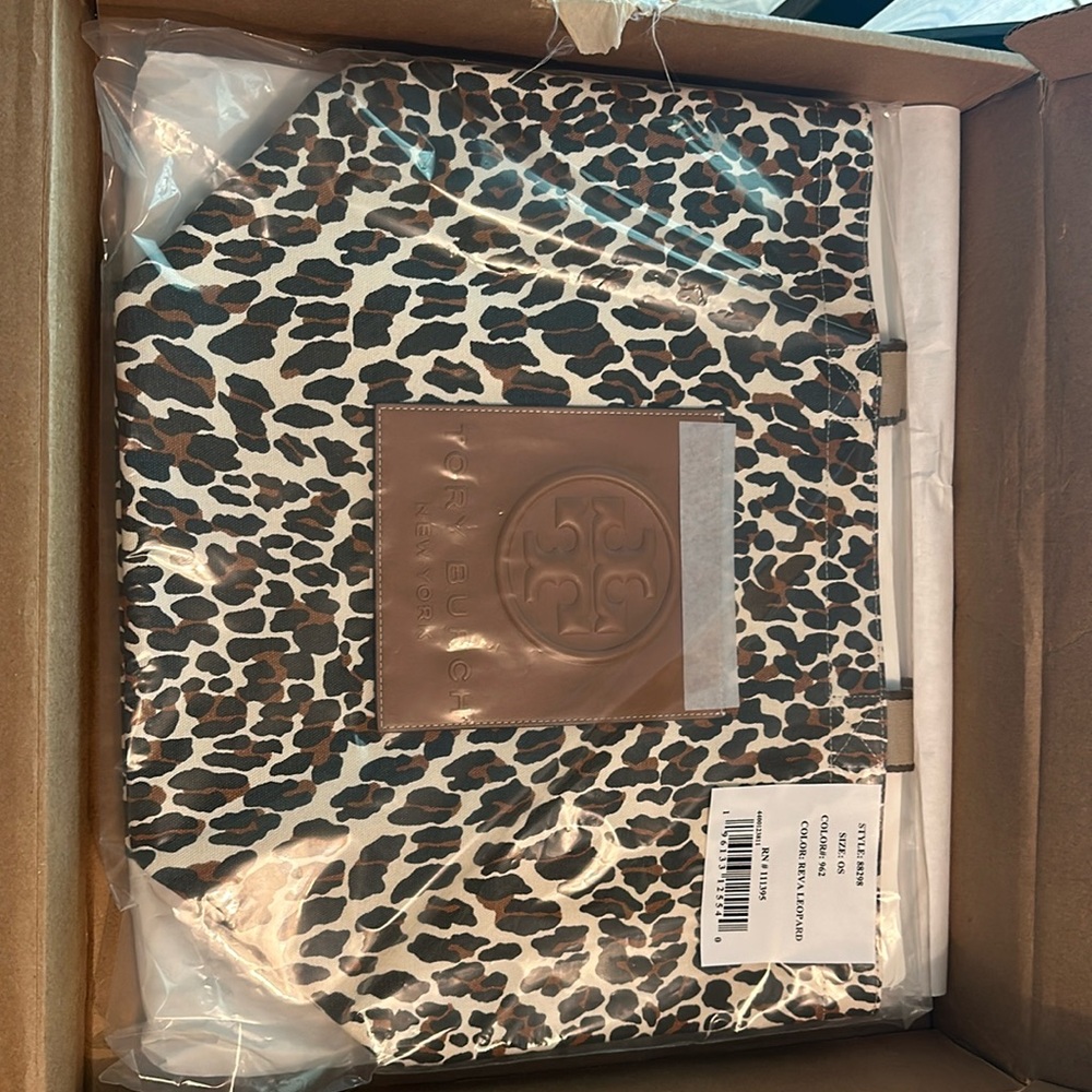 Tory Burch Ella Reversible Printed Market Tote, Reva Leopard